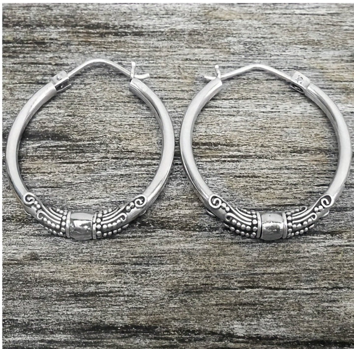 Retro Two-Tone Carved Ring Earrings