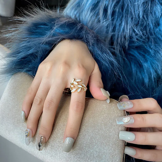 Mother-of-Pearl Leaf Alloy Ring