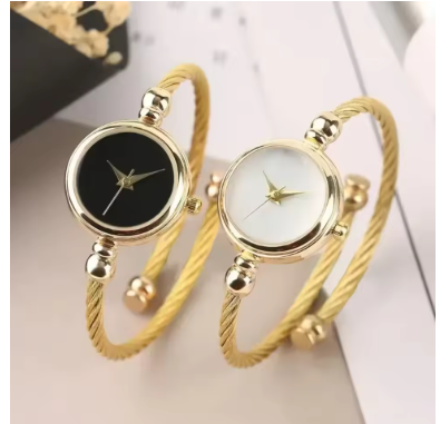 Luxurious Gold Tone Stainless Steel Bracelet Timepiece