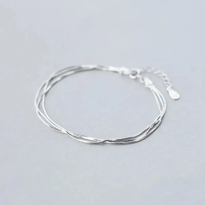 Fine and elegant silver bracelet